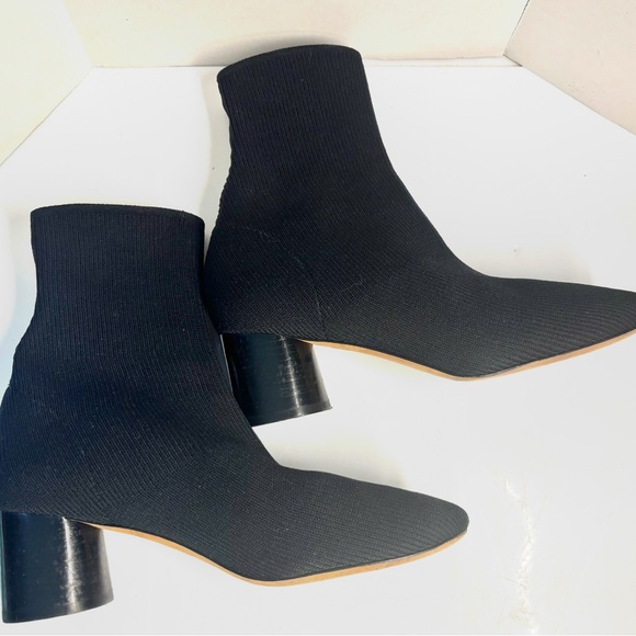 Vince. Black Sweater Sock Booties Sz 8 - Picture 6 of 8